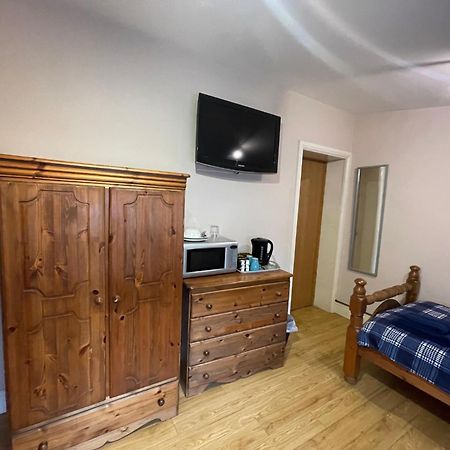 Abbey Guest House Милтон-Кейнс Экстерьер фото